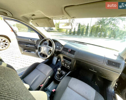 Черный Фольксваген Гольф, объемом двигателя 1.4 л и пробегом 260 тыс. км за 4500 $, фото 3 на Automoto.ua