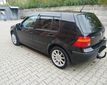 Черный Фольксваген Гольф, объемом двигателя 1.6 л и пробегом 234 тыс. км за 3850 $, фото 4 на Automoto.ua