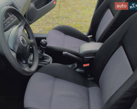 Черный Фольксваген Гольф, объемом двигателя 1.39 л и пробегом 250 тыс. км за 5000 $, фото 10 на Automoto.ua