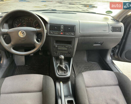 Чорний Фольксваген Гольф, об'ємом двигуна 1.6 л та пробігом 200 тис. км за 4999 $, фото 5 на Automoto.ua