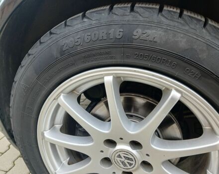 Черный Фольксваген Гольф, объемом двигателя 1.6 л и пробегом 234 тыс. км за 3850 $, фото 23 на Automoto.ua