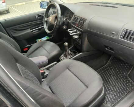 Черный Фольксваген Гольф, объемом двигателя 1.6 л и пробегом 234 тыс. км за 3850 $, фото 18 на Automoto.ua