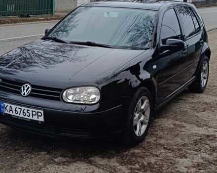 Черный Фольксваген Гольф, объемом двигателя 1.6 л и пробегом 320 тыс. км за 3700 $, фото 1 на Automoto.ua
