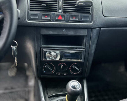 Чорний Фольксваген Гольф, об'ємом двигуна 1.39 л та пробігом 280 тис. км за 4000 $, фото 11 на Automoto.ua