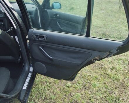 Черный Фольксваген Гольф, объемом двигателя 1.4 л и пробегом 250 тыс. км за 5000 $, фото 9 на Automoto.ua