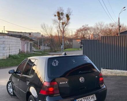 Черный Фольксваген Гольф, объемом двигателя 1.6 л и пробегом 212 тыс. км за 4500 $, фото 5 на Automoto.ua