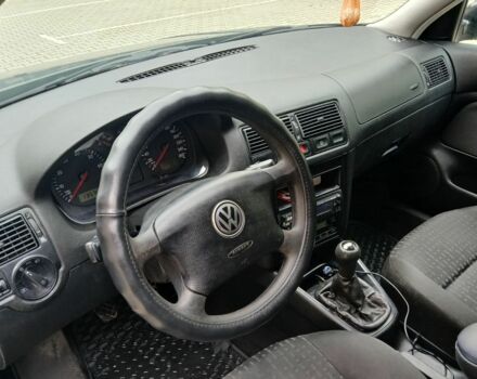 Черный Фольксваген Гольф, объемом двигателя 1.6 л и пробегом 234 тыс. км за 3850 $, фото 20 на Automoto.ua