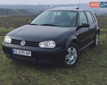 Черный Фольксваген Гольф, объемом двигателя 1.39 л и пробегом 250 тыс. км за 5000 $, фото 16 на Automoto.ua