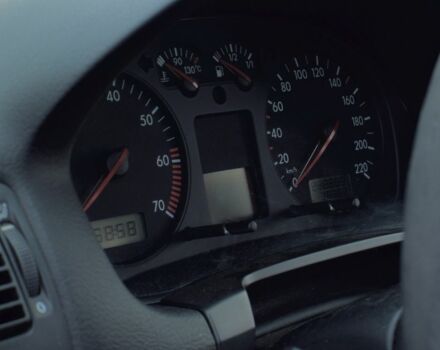 Черный Фольксваген Гольф, объемом двигателя 1.4 л и пробегом 250 тыс. км за 5000 $, фото 5 на Automoto.ua