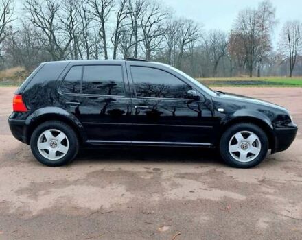 Черный Фольксваген Гольф, объемом двигателя 1.39 л и пробегом 241 тыс. км за 3000 $, фото 1 на Automoto.ua