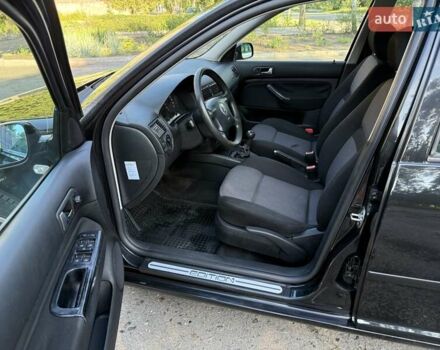 Черный Фольксваген Гольф, объемом двигателя 1.39 л и пробегом 209 тыс. км за 4300 $, фото 11 на Automoto.ua