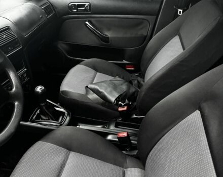 Чорний Фольксваген Гольф, об'ємом двигуна 1.4 л та пробігом 270 тис. км за 2950 $, фото 4 на Automoto.ua