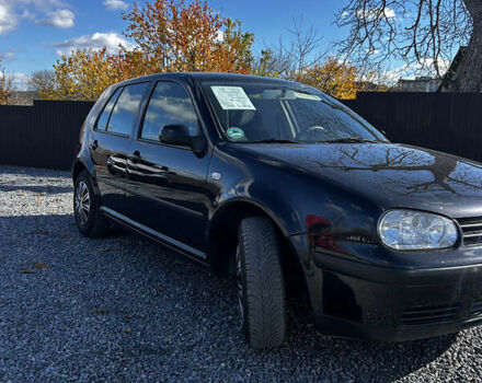 Черный Фольксваген Гольф, объемом двигателя 1.6 л и пробегом 260 тыс. км за 4950 $, фото 2 на Automoto.ua