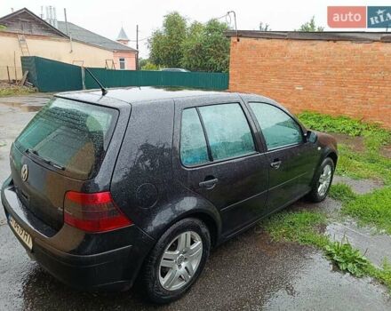 Черный Фольксваген Гольф, объемом двигателя 1.39 л и пробегом 275 тыс. км за 3800 $, фото 2 на Automoto.ua
