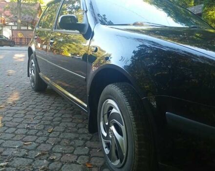 Черный Фольксваген Гольф, объемом двигателя 1.39 л и пробегом 177 тыс. км за 4100 $, фото 2 на Automoto.ua