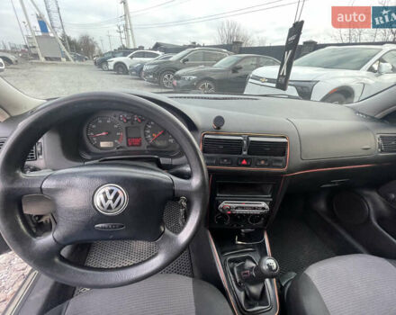 Чорний Фольксваген Гольф, об'ємом двигуна 1.39 л та пробігом 266 тис. км за 3800 $, фото 6 на Automoto.ua