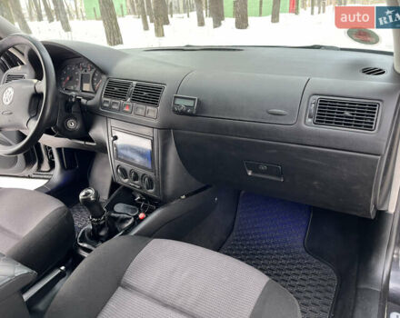 Черный Фольксваген Гольф, объемом двигателя 1.4 л и пробегом 190 тыс. км за 4200 $, фото 31 на Automoto.ua