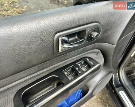 Черный Фольксваген Гольф, объемом двигателя 1.39 л и пробегом 253 тыс. км за 4900 $, фото 3 на Automoto.ua