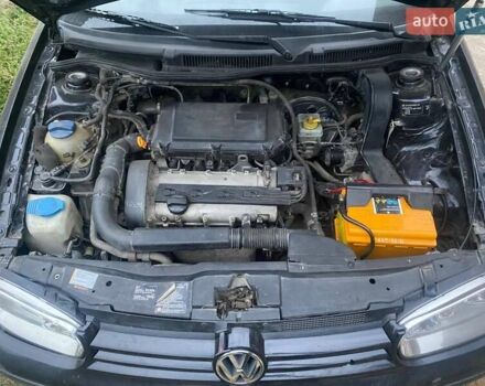 Черный Фольксваген Гольф, объемом двигателя 1.39 л и пробегом 278 тыс. км за 2800 $, фото 4 на Automoto.ua