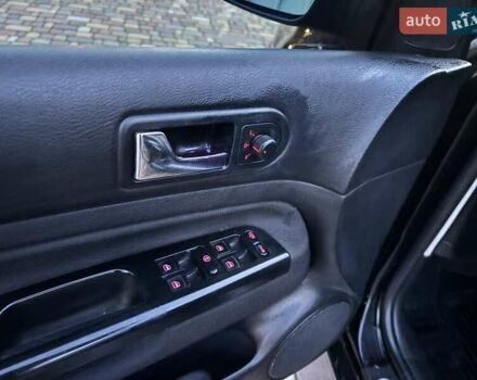 Черный Фольксваген Гольф, объемом двигателя 1.39 л и пробегом 253 тыс. км за 4900 $, фото 12 на Automoto.ua