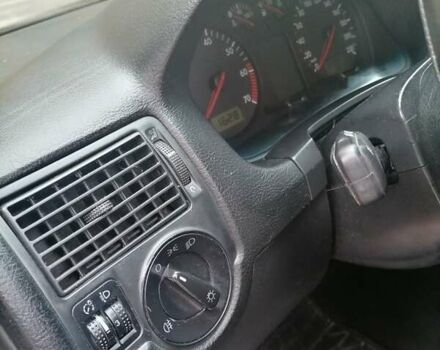 Чорний Фольксваген Гольф, об'ємом двигуна 1.39 л та пробігом 335 тис. км за 4000 $, фото 4 на Automoto.ua