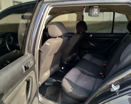 Черный Фольксваген Гольф, объемом двигателя 1.4 л и пробегом 322 тыс. км за 3900 $, фото 4 на Automoto.ua