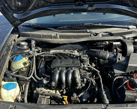 Черный Фольксваген Гольф, объемом двигателя 1.6 л и пробегом 260 тыс. км за 4950 $, фото 16 на Automoto.ua