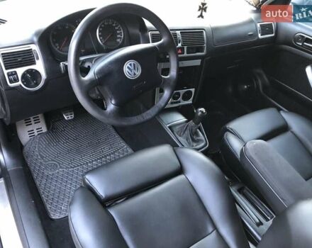 Черный Фольксваген Гольф, объемом двигателя 1.4 л и пробегом 200 тыс. км за 4759 $, фото 18 на Automoto.ua