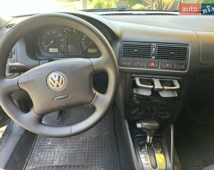 Черный Фольксваген Гольф, объемом двигателя 1.6 л и пробегом 257 тыс. км за 4900 $, фото 3 на Automoto.ua