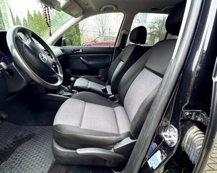 Черный Фольксваген Гольф, объемом двигателя 1.39 л и пробегом 197 тыс. км за 3997 $, фото 28 на Automoto.ua