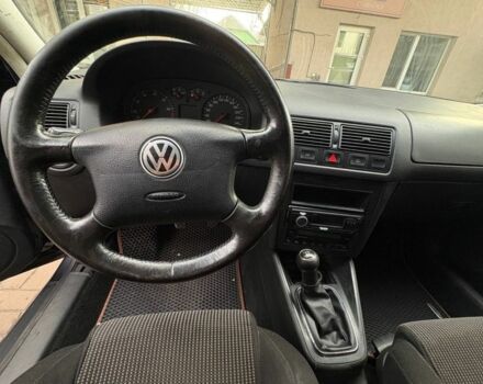 Черный Фольксваген Гольф, объемом двигателя 1.6 л и пробегом 240 тыс. км за 4100 $, фото 5 на Automoto.ua