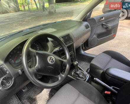 Черный Фольксваген Гольф, объемом двигателя 1.39 л и пробегом 217 тыс. км за 4200 $, фото 9 на Automoto.ua