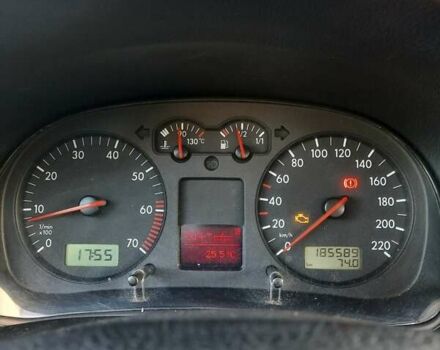 Черный Фольксваген Гольф, объемом двигателя 1.39 л и пробегом 185 тыс. км за 4000 $, фото 4 на Automoto.ua