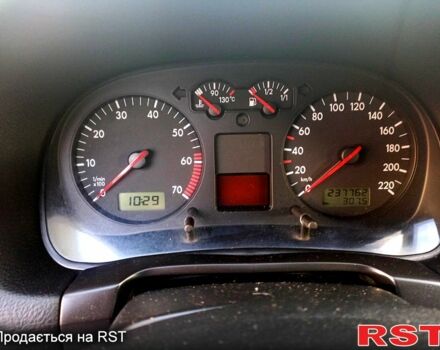 Черный Фольксваген Гольф, объемом двигателя 1.4 л и пробегом 240 тыс. км за 4300 $, фото 9 на Automoto.ua