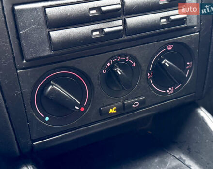 Черный Фольксваген Гольф, объемом двигателя 1.39 л и пробегом 197 тыс. км за 3997 $, фото 57 на Automoto.ua