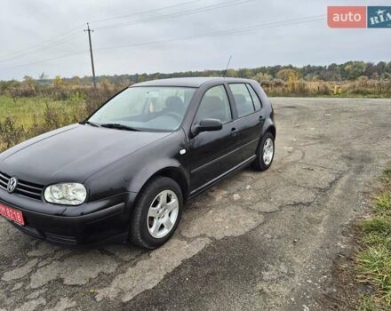 Черный Фольксваген Гольф, объемом двигателя 1.39 л и пробегом 232 тыс. км за 3950 $, фото 24 на Automoto.ua