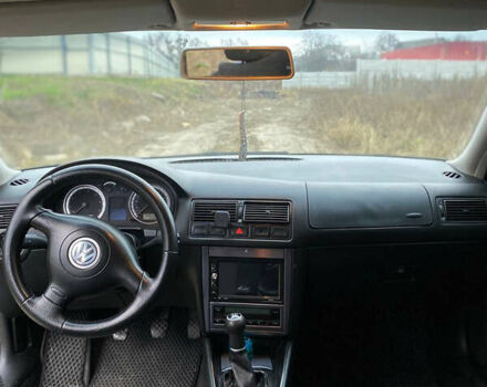 Черный Фольксваген Гольф, объемом двигателя 1.6 л и пробегом 274 тыс. км за 4600 $, фото 6 на Automoto.ua