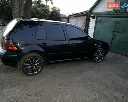 Черный Фольксваген Гольф, объемом двигателя 1.39 л и пробегом 265 тыс. км за 4500 $, фото 1 на Automoto.ua