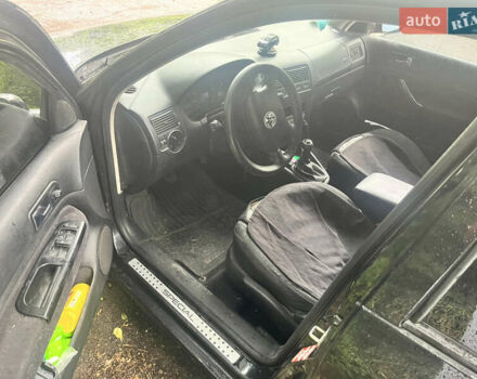 Черный Фольксваген Гольф, объемом двигателя 1.39 л и пробегом 275 тыс. км за 3800 $, фото 5 на Automoto.ua