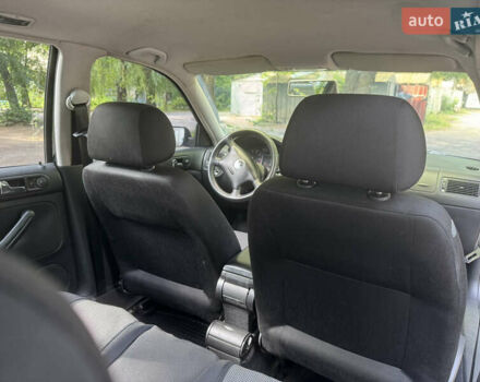 Черный Фольксваген Гольф, объемом двигателя 1.39 л и пробегом 217 тыс. км за 4200 $, фото 6 на Automoto.ua