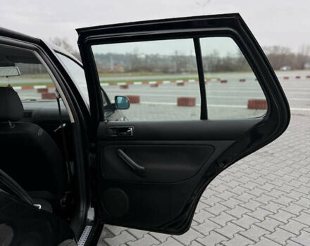 Черный Фольксваген Гольф, объемом двигателя 1.39 л и пробегом 267 тыс. км за 4150 $, фото 38 на Automoto.ua