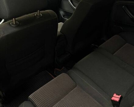 Черный Фольксваген Гольф, объемом двигателя 1.6 л и пробегом 240 тыс. км за 4100 $, фото 7 на Automoto.ua