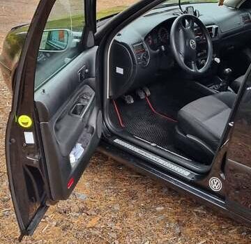 Черный Фольксваген Гольф, объемом двигателя 1.6 л и пробегом 271 тыс. км за 4300 $, фото 11 на Automoto.ua