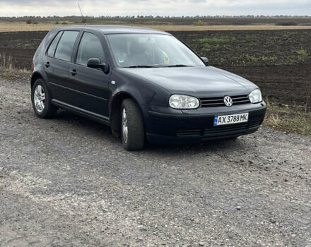 Черный Фольксваген Гольф, объемом двигателя 1.39 л и пробегом 265 тыс. км за 4500 $, фото 2 на Automoto.ua