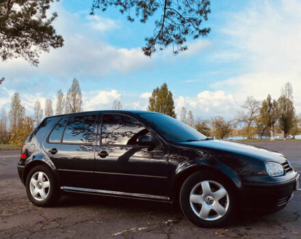 Черный Фольксваген Гольф, объемом двигателя 1.6 л и пробегом 290 тыс. км за 4300 $, фото 1 на Automoto.ua