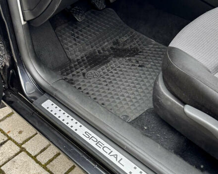 Черный Фольксваген Гольф, объемом двигателя 1.39 л и пробегом 197 тыс. км за 3997 $, фото 31 на Automoto.ua