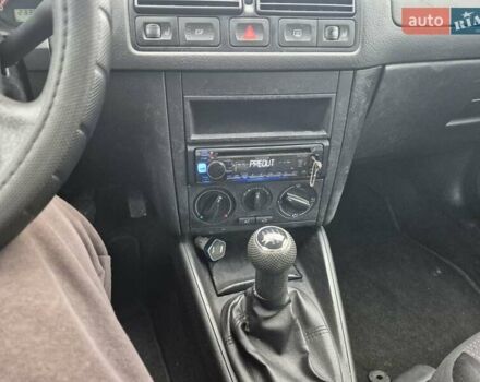 Черный Фольксваген Гольф, объемом двигателя 1.39 л и пробегом 232 тыс. км за 3950 $, фото 11 на Automoto.ua