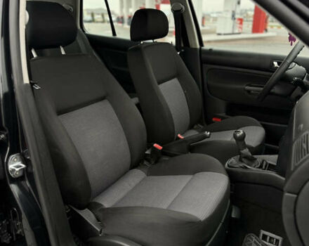 Черный Фольксваген Гольф, объемом двигателя 1.39 л и пробегом 267 тыс. км за 4150 $, фото 44 на Automoto.ua