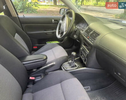 Черный Фольксваген Гольф, объемом двигателя 1.39 л и пробегом 217 тыс. км за 4200 $, фото 4 на Automoto.ua