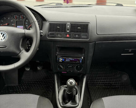 Черный Фольксваген Гольф, объемом двигателя 1.39 л и пробегом 267 тыс. км за 4150 $, фото 45 на Automoto.ua